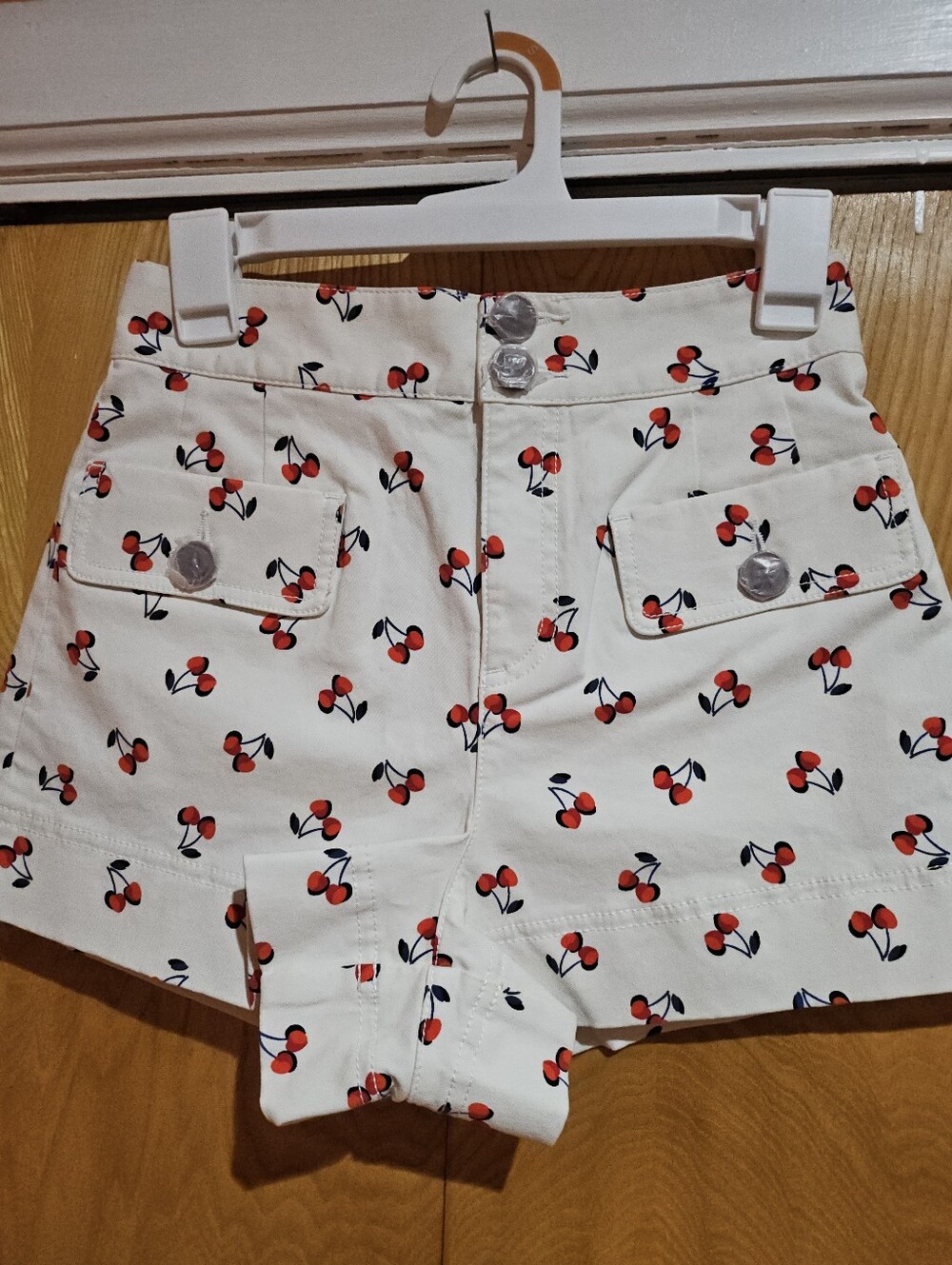Kate Spade White Cherry-Print Shorts with Navy Stemste